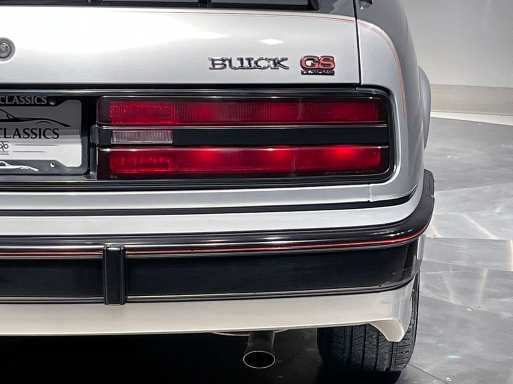 Used 1991  Buick Custom image 8