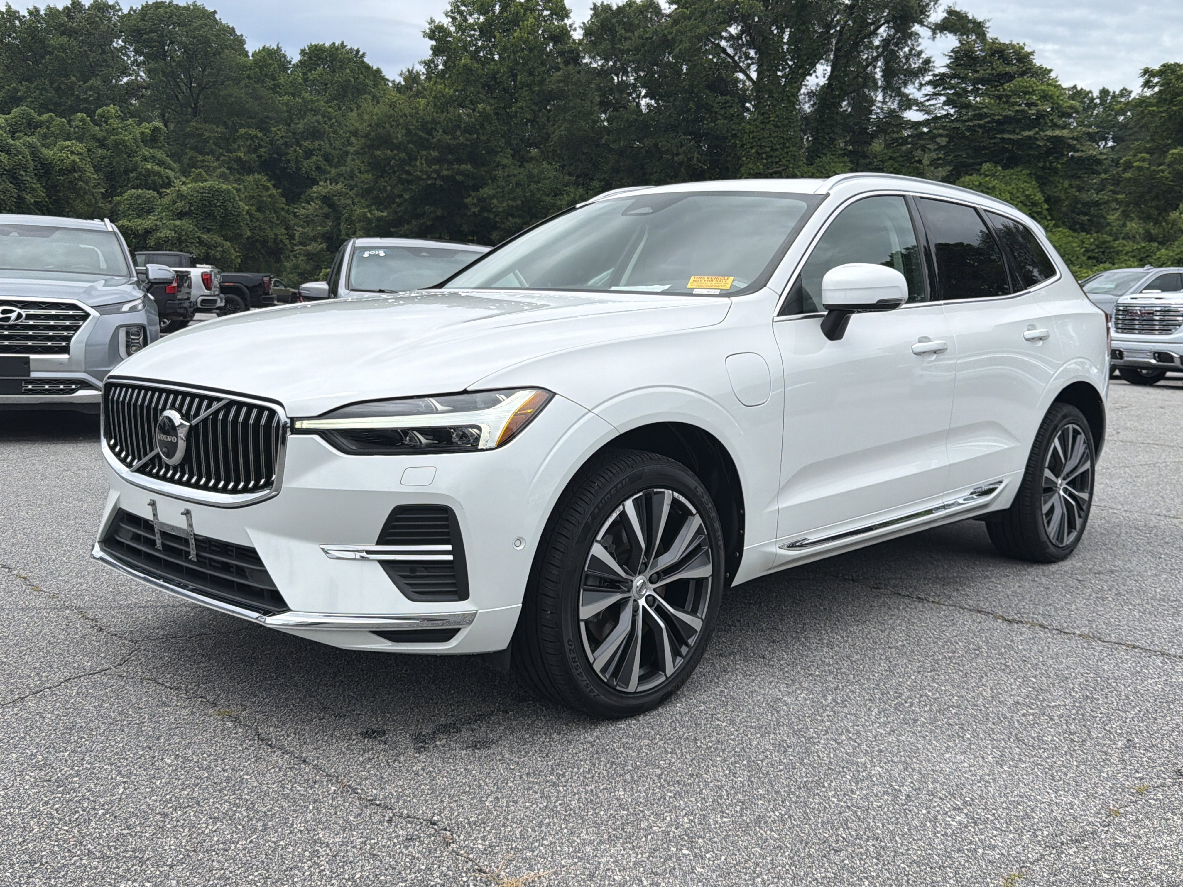 2022 Volvo XC60 T8 Recharge Inscription Expression AWD's photo