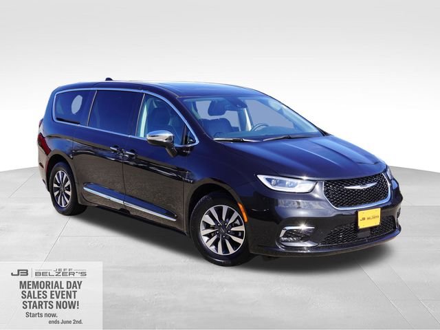 2023 Chrysler Pacifica Hybrid Limited Hybrid's photo