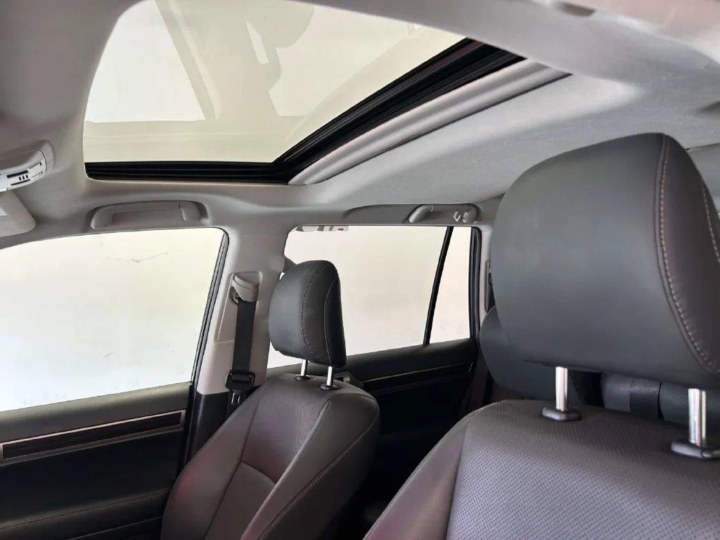 Used 2018 White Lexus 460 image 13