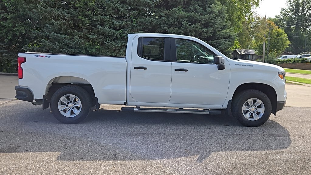 Used 2025 Summit White Chevrolet WT image 28