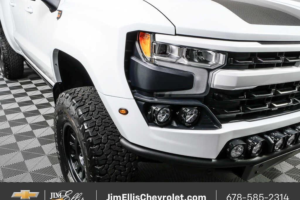 New 2025 Summit White Chevrolet RST image 36