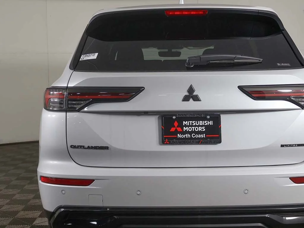 New 2026 White Mitsubishi LE 1.5T S-AWC image 16