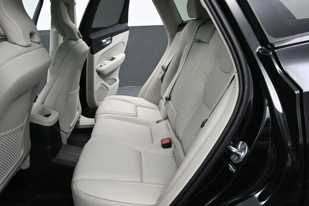 New 2026 Onyx Black Volvo T8 Ultra image 13