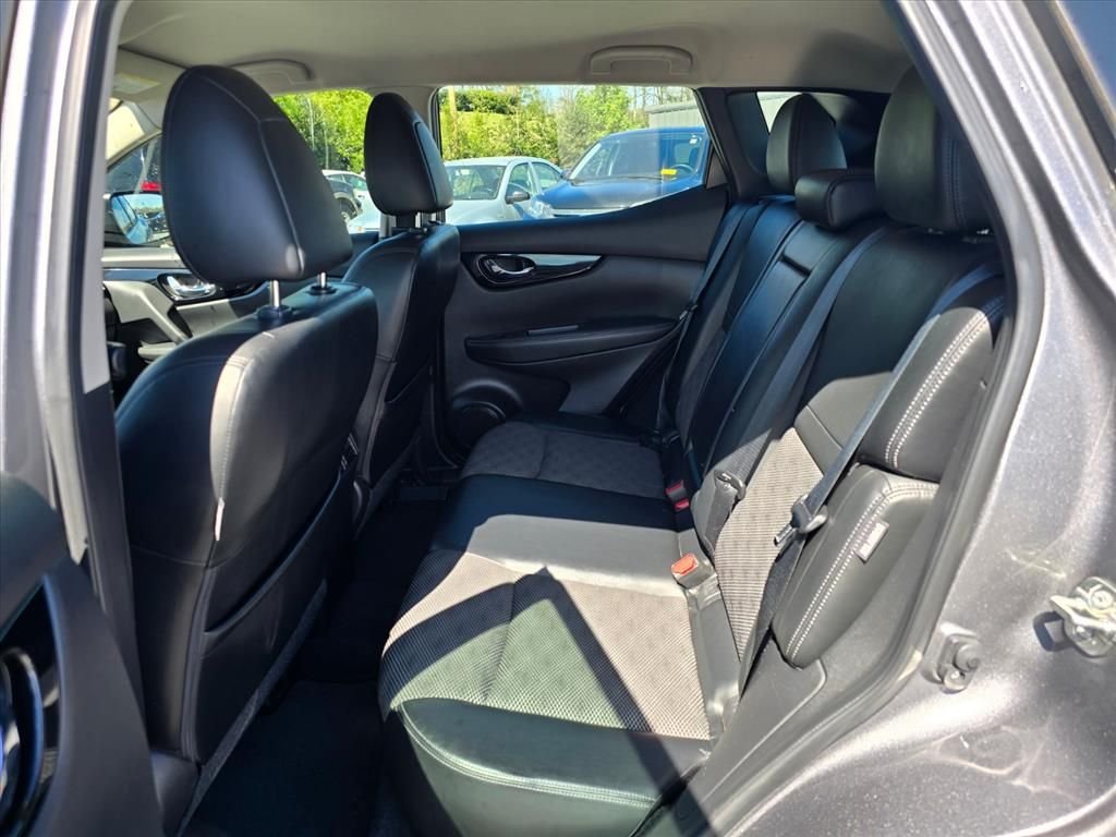 Used 2022 Gray Nissan SV image 12