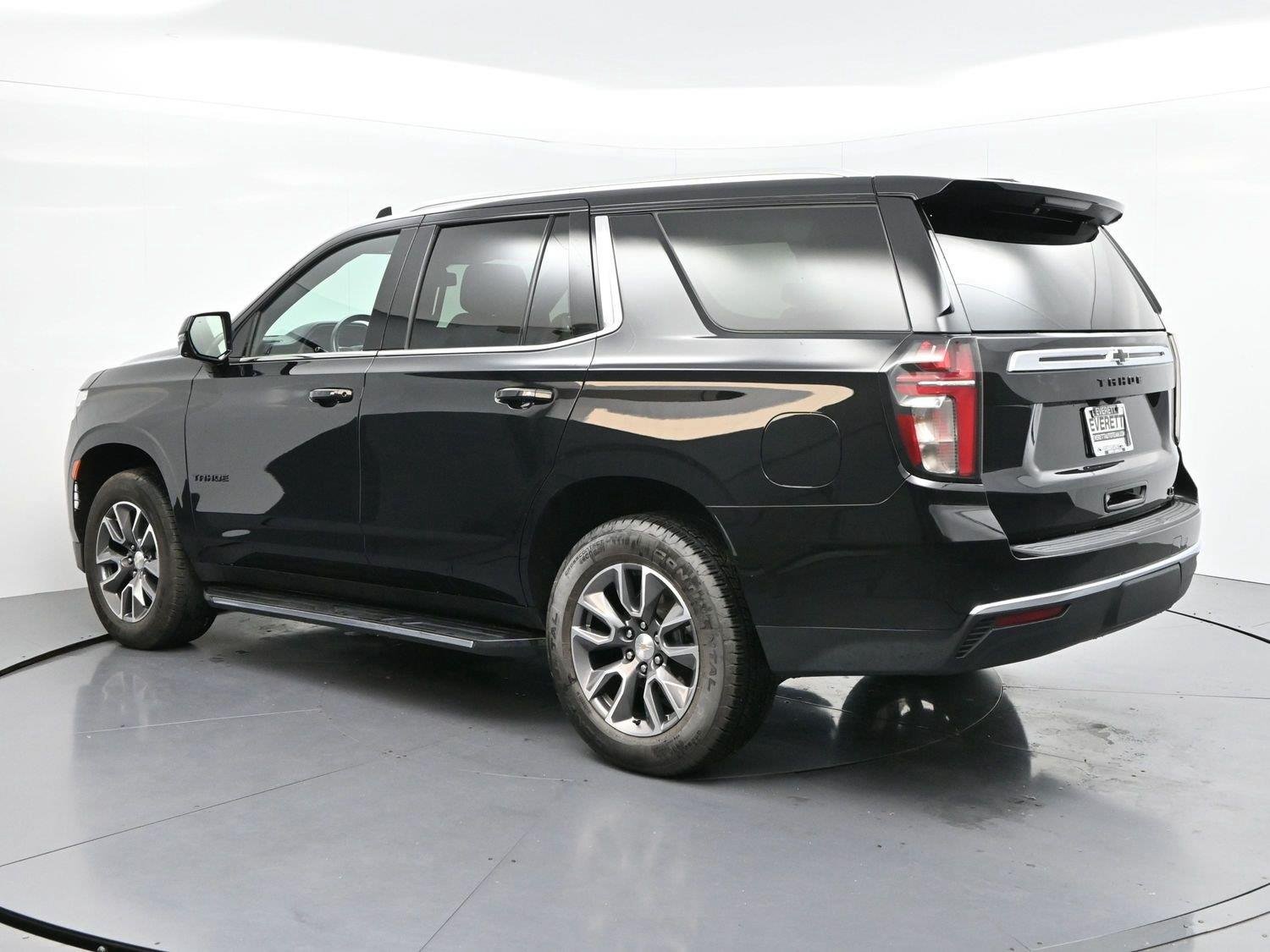 Used 2023 BLACK Chevrolet LT image 5