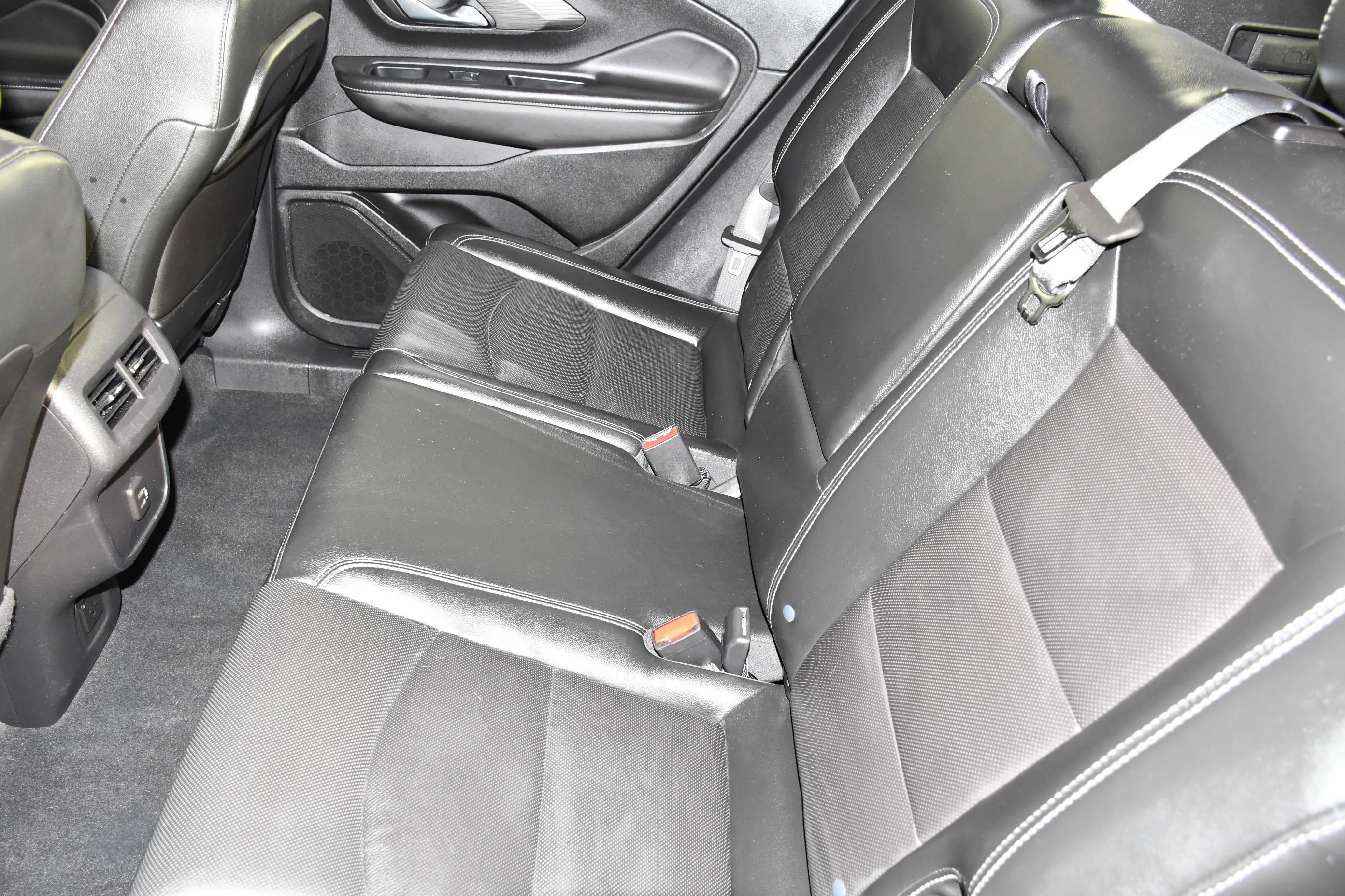Used 2024 Sterling Metallic GMC SLT image 50
