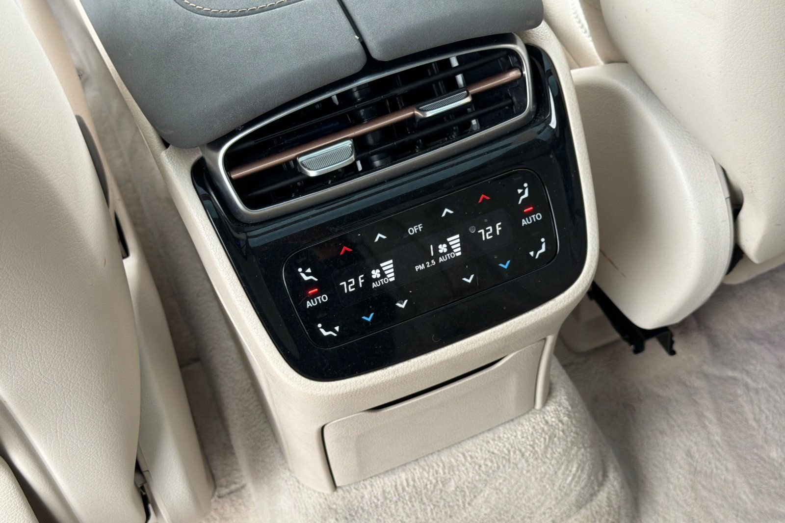 Certified Used 2024 Green Mercedes-Benz 450 image 27