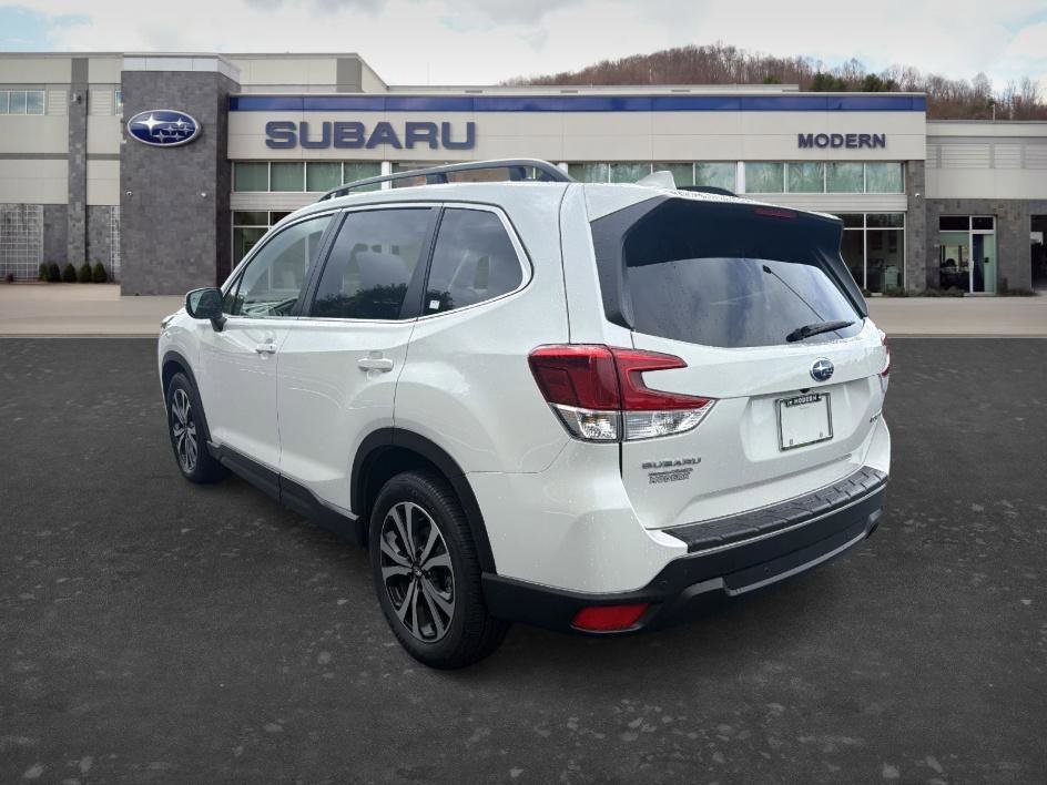 Used 2022 Crystal White Pearl Subaru Limited image 6