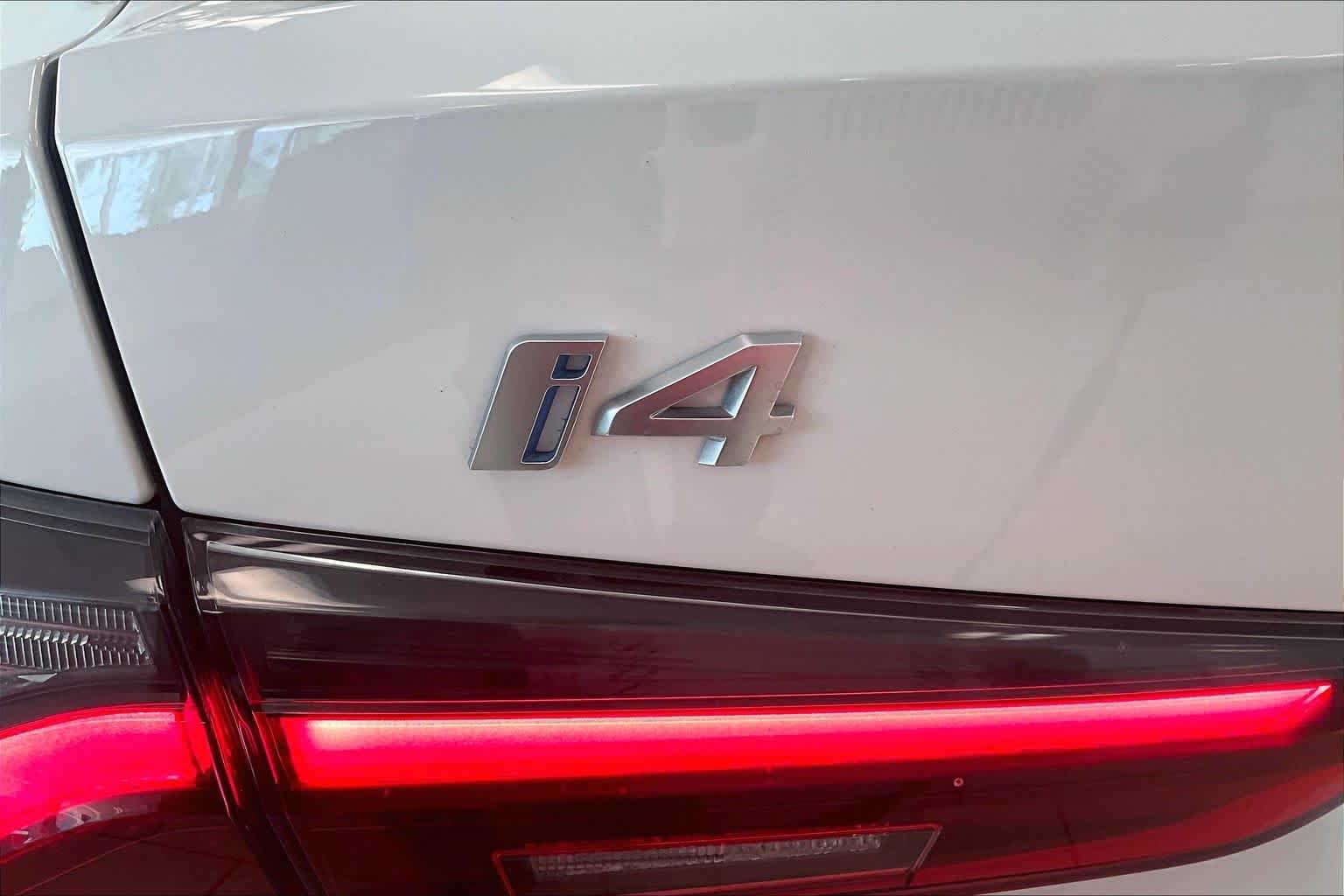 Used 2024 Alpine White BMW eDrive40 image 28