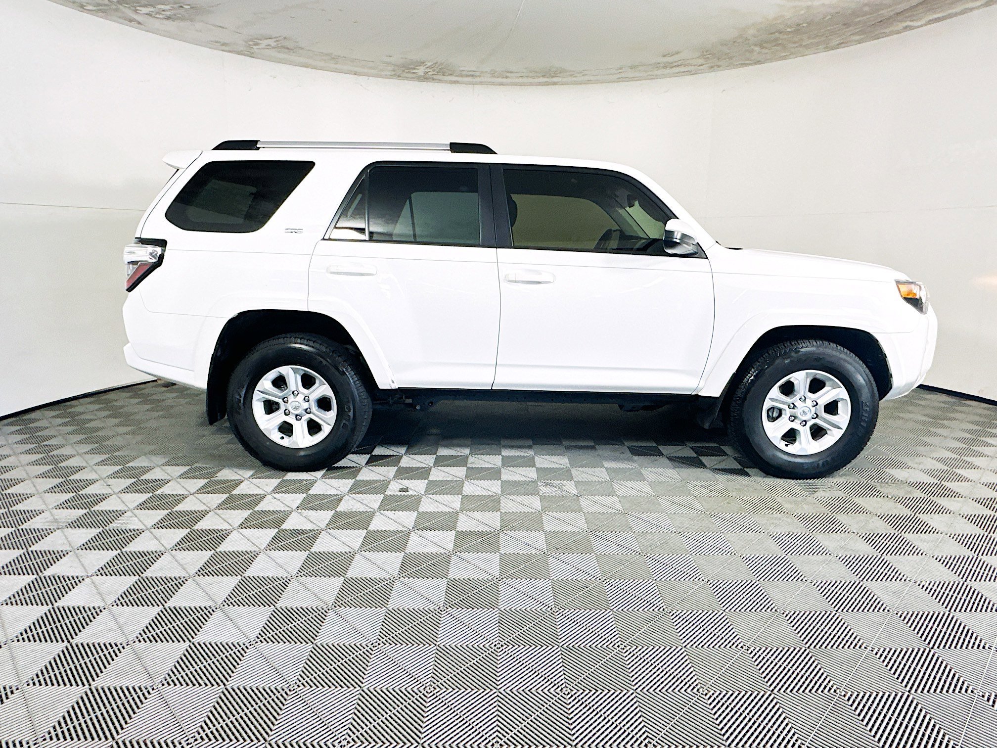 2023 Toyota 4Runner thumbnail 4
