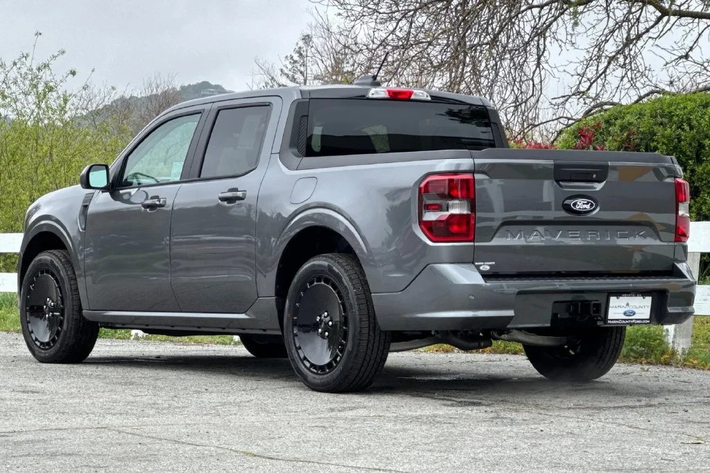New 2026 Gray Metallic Ford Lobo™ image 6