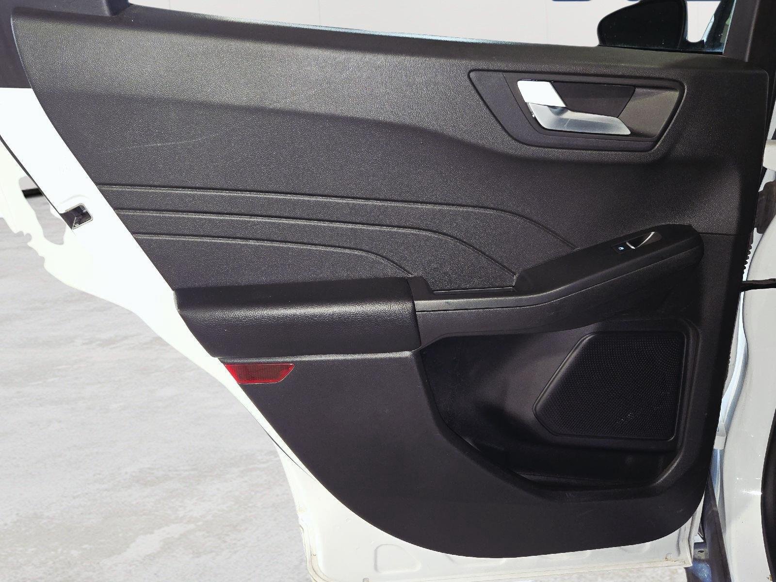 Used 2023 Oxford White Ford ST-Line Select image 32