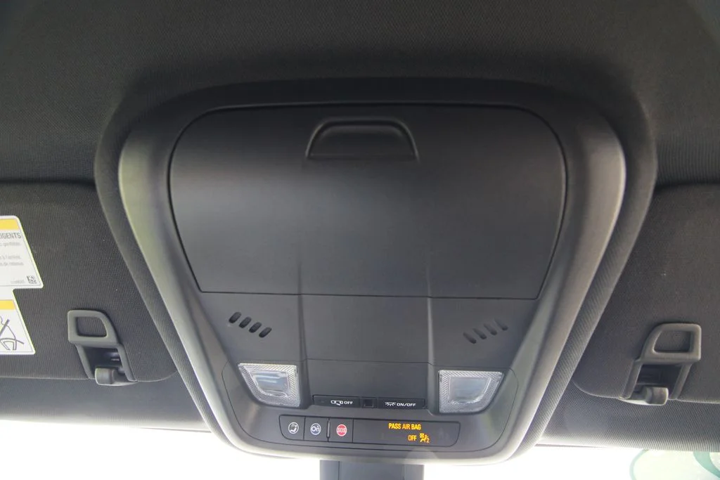 Used 2022  Chevrolet RS image 31