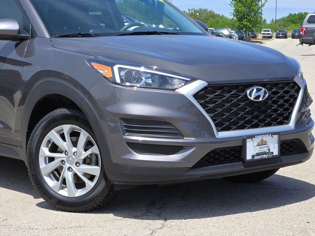 Used 2020 Gray Hyundai SE image 2