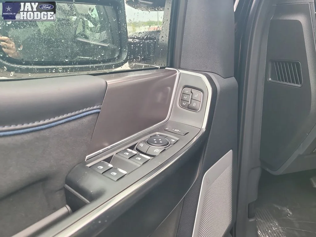 2026 Ford F-250 Super Duty Platinum - Photo 16