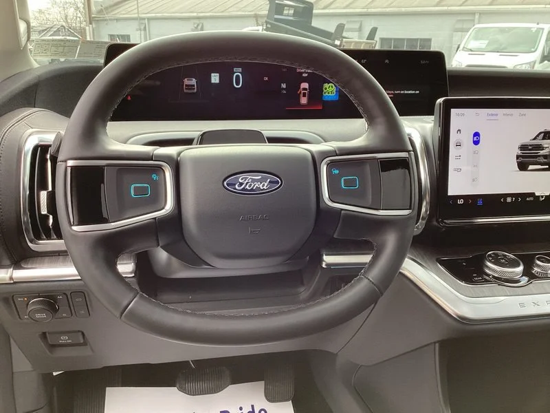 New 2026 Glacier Gray Metallic Tri-Coat Ford Platinum® image 48