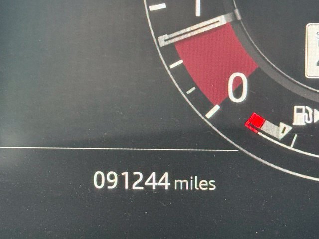 Used 2018  Land Rover SE R-Dynamic image 19