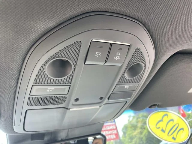 2023 GENESIS G70 Standard - Photo 28