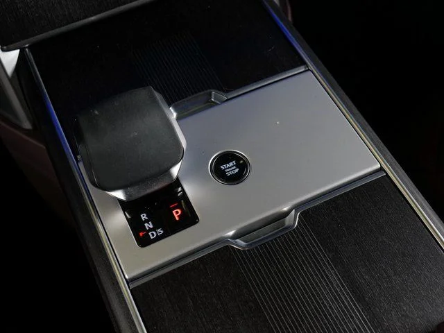 Used 2025 Hakuba Silver Metallic Land Rover Autobiography image 13