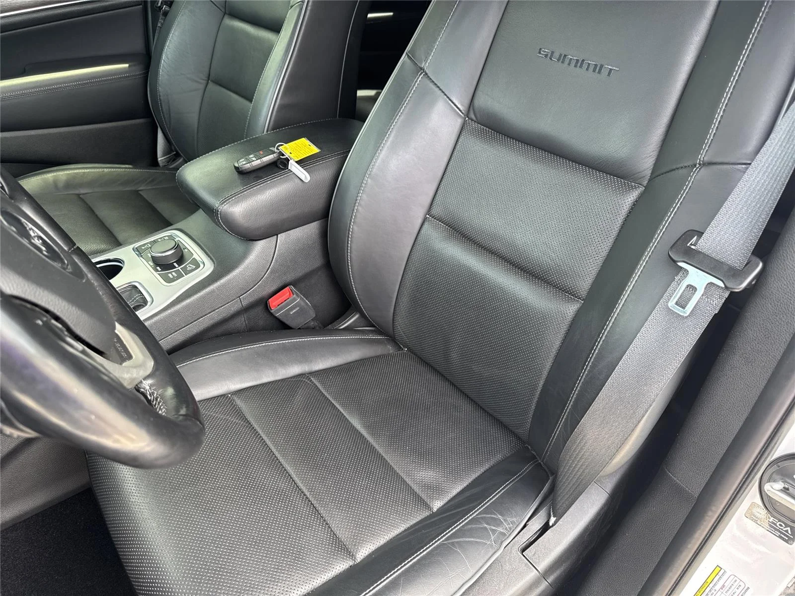 Used 2021 Ivory 3-Coat Jeep Summit image 10