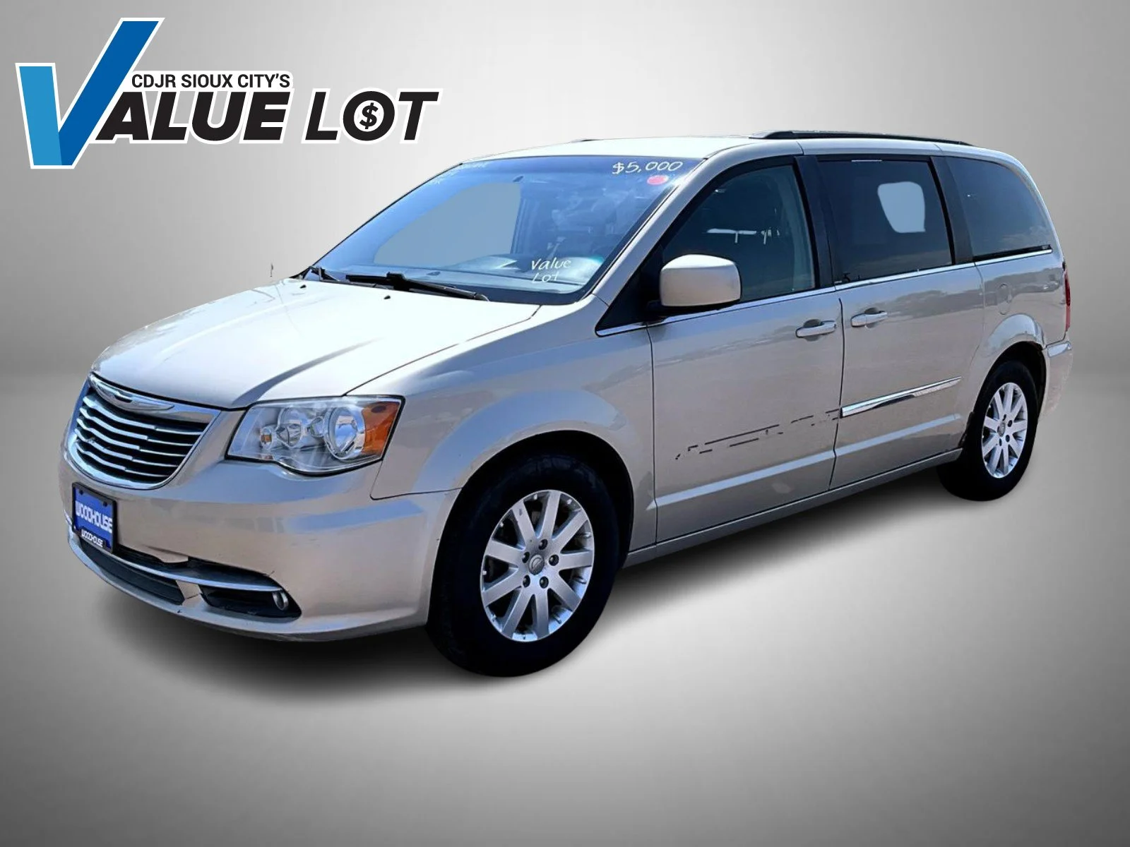 Used 2014 Beige Chrysler Touring image 1