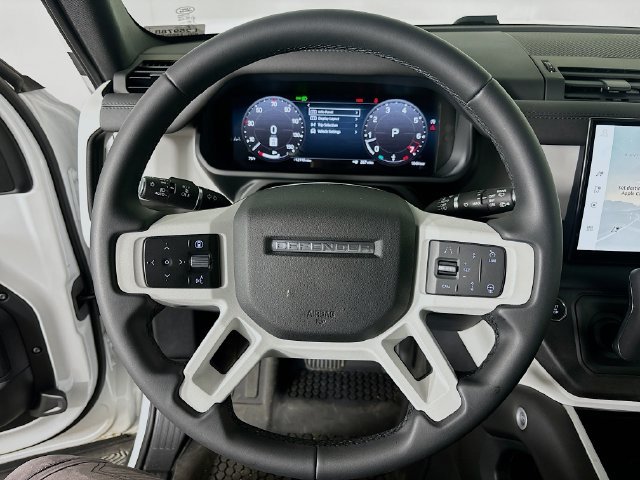 Used 2025 White Land Rover S image 12