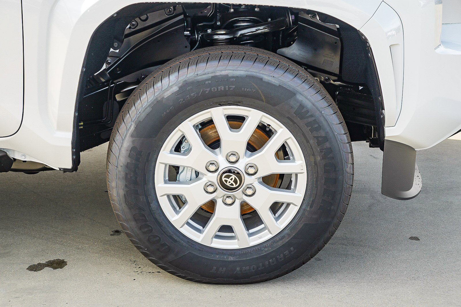 2026 Toyota Tacoma SR5 - Photo 10