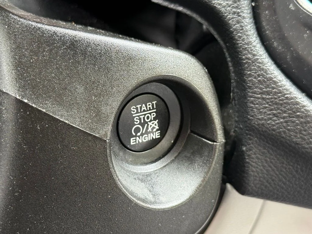 Certified Used 2019 Blue Jeep Latitude image 22