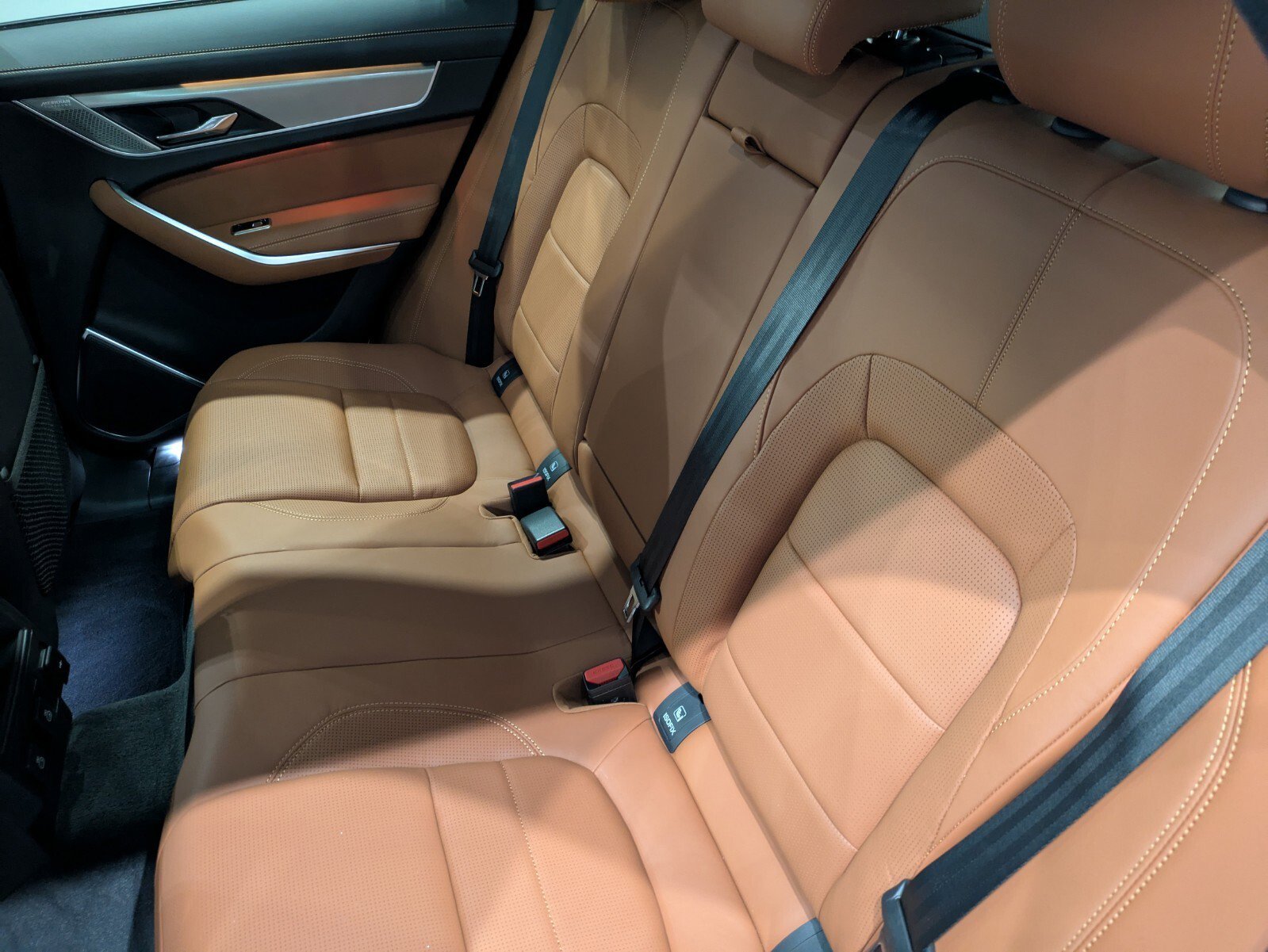 2026 Jaguar F-Pace R-Dynamic S - Photo 13