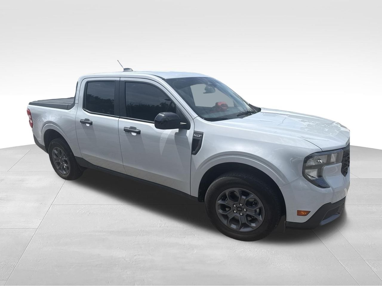 Used 2025 White Ford XLT image 2