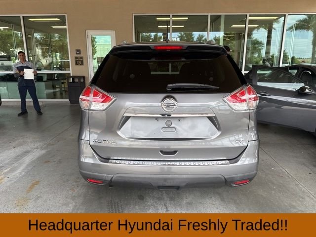 Used 2015 Gray Nissan SV image 6