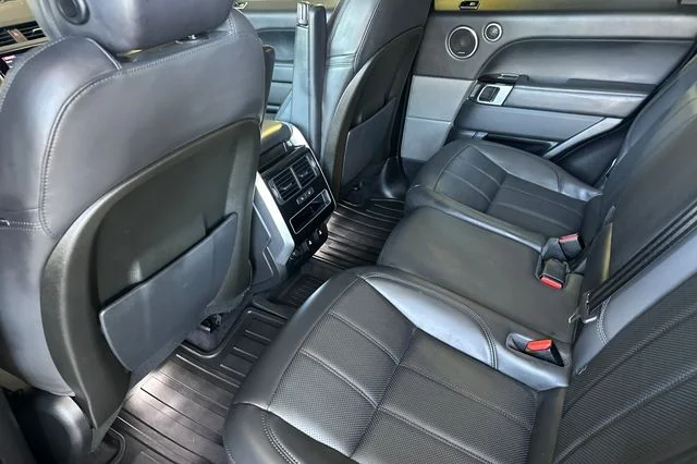 Used 2020 Eiger Grey Metallic Land Rover HSE Dynamic image 11