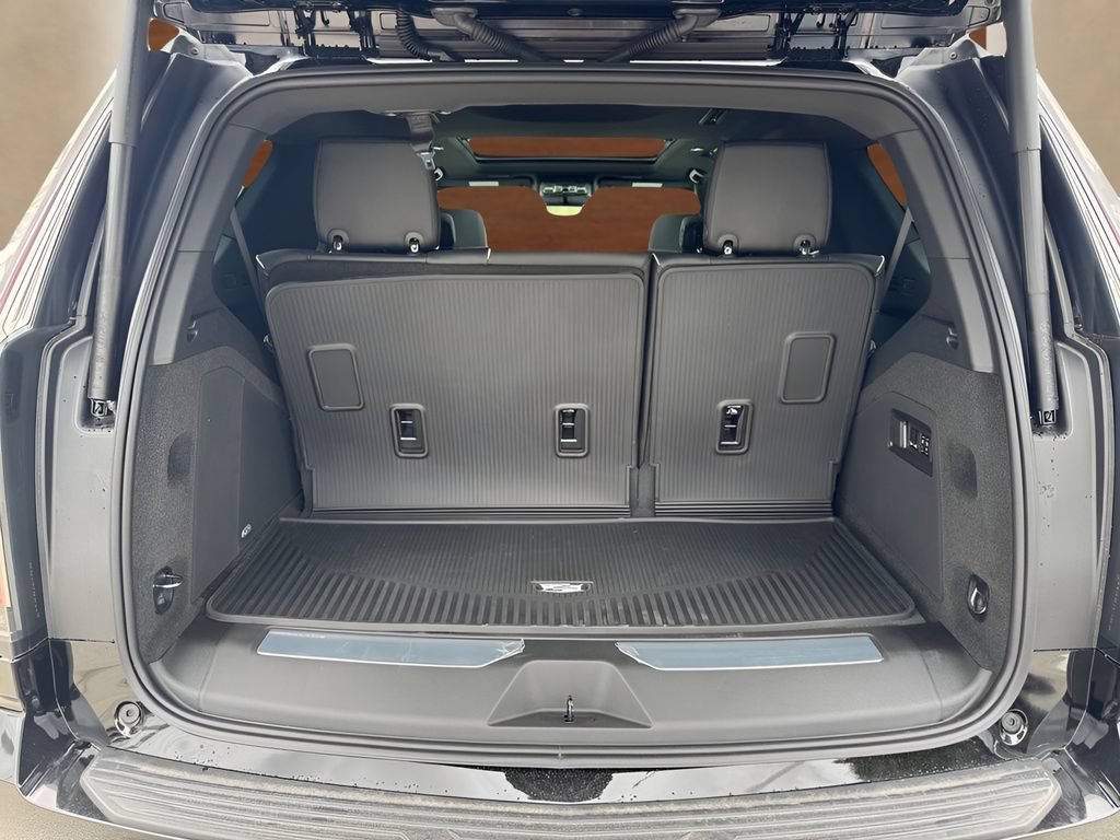 2026 Cadillac Escalade Luxury - Photo 8