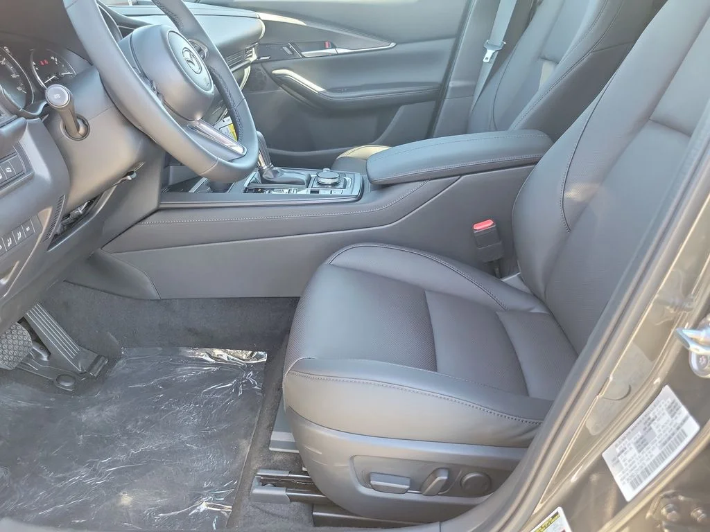2026 Mazda CX-30 Premium - Photo 13