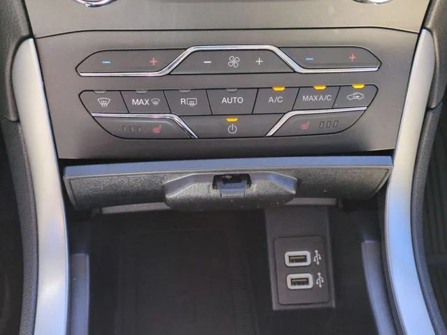 Used 2020 Blue Ford SEL image 24