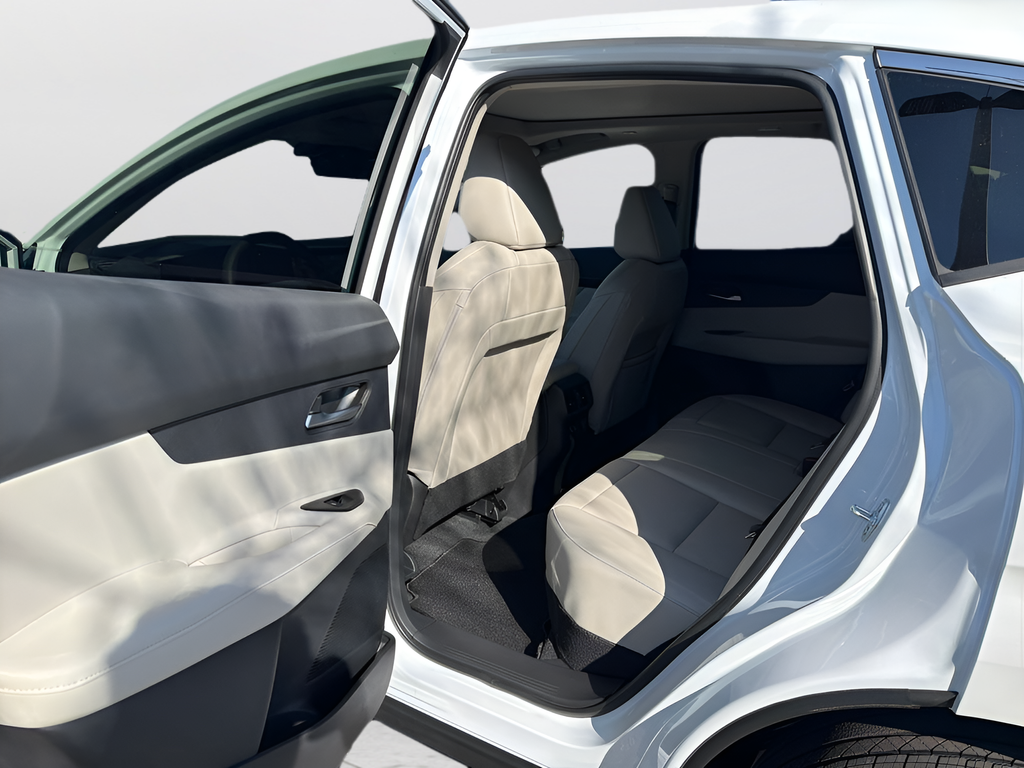 New 2026 White Nissan SL image 19