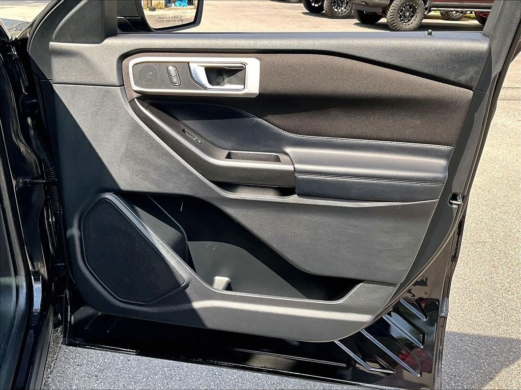 Used 2020 Black Metallic Ford XLT image 12