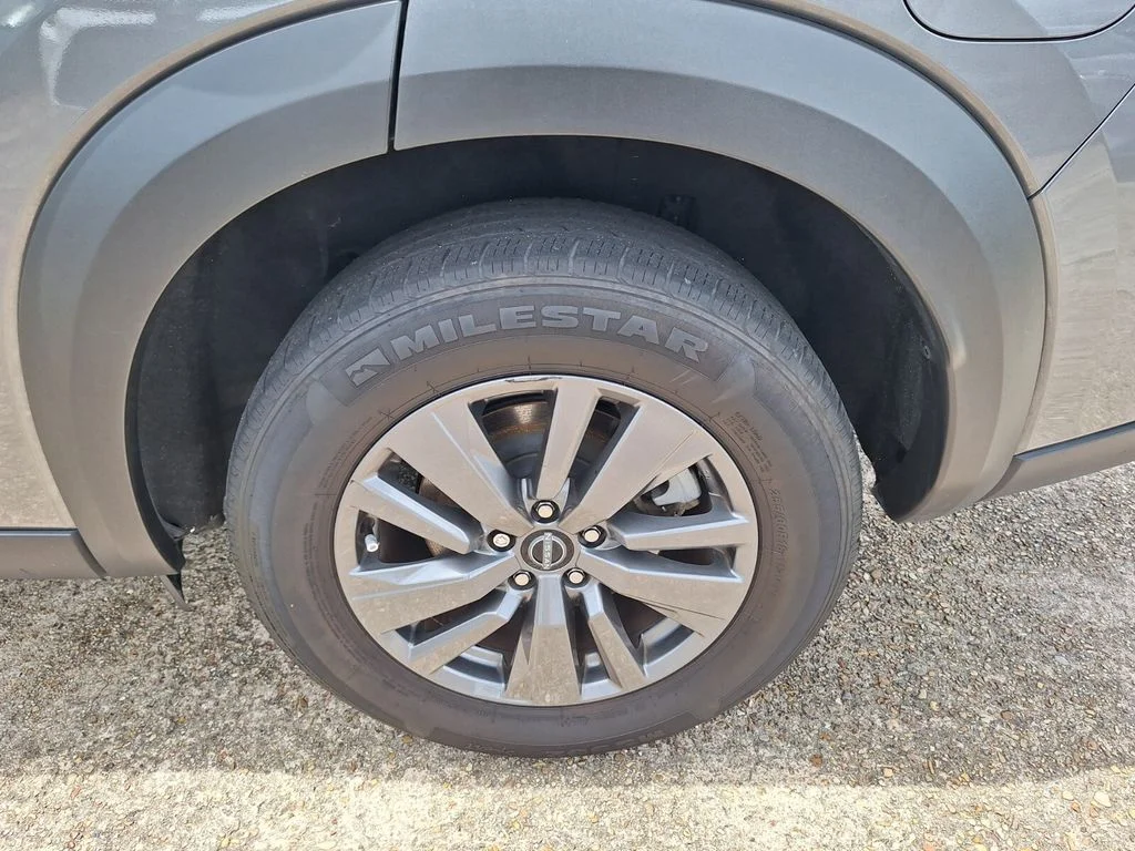 Used 2024 Gray Nissan SV image 26