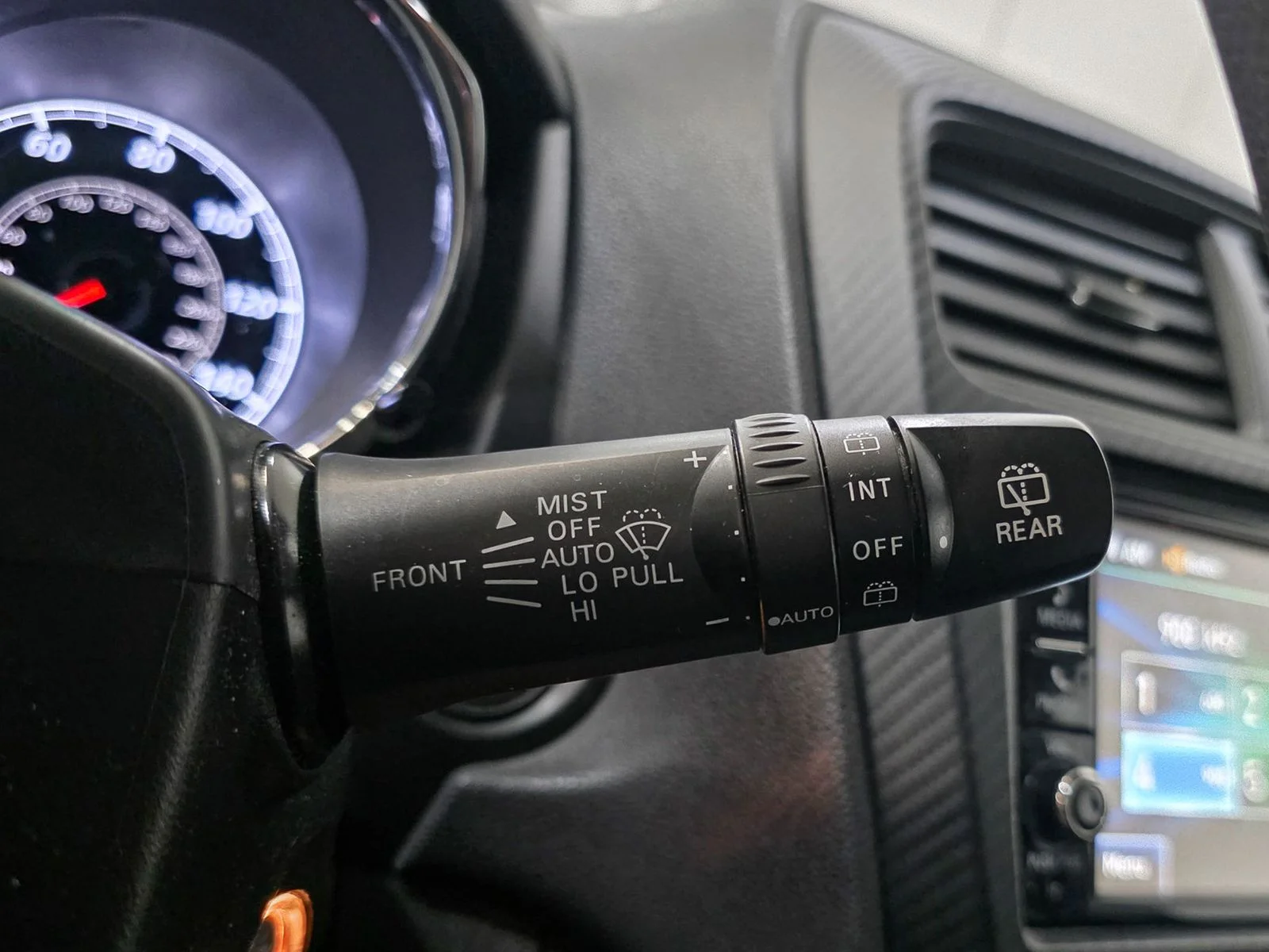 Used 2024  Mitsubishi  image 37