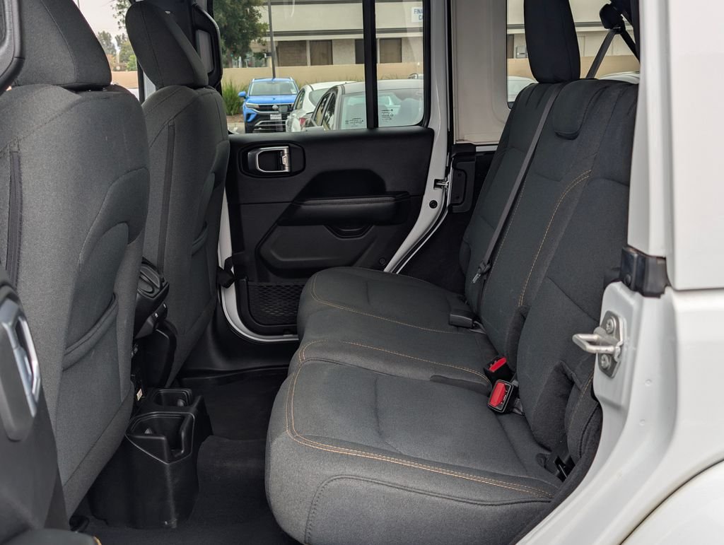 2024 Jeep Wrangler 4-Door Sahara - Photo 12
