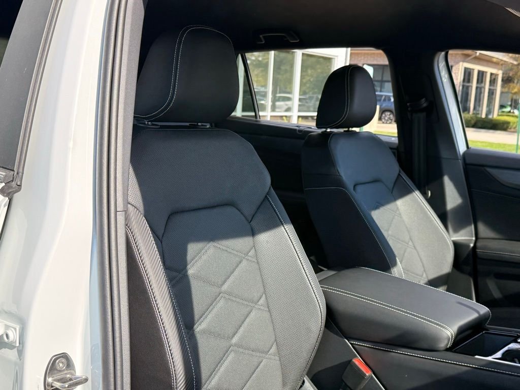 2026 Volkswagen Atlas Cross Sport SE w/Tech - Photo 25