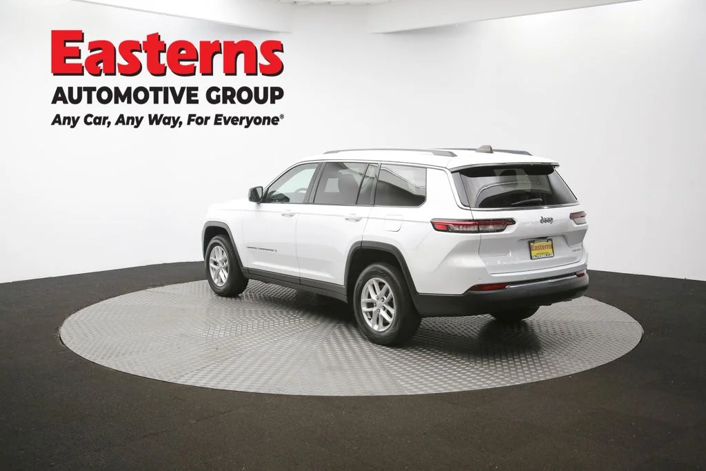 Used 2023 White Jeep Laredo image 65