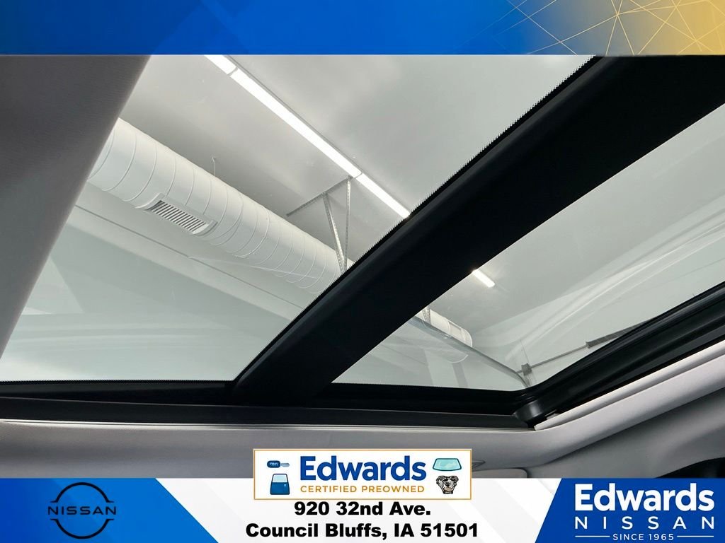 Used 2022 Blue Mitsubishi SE image 34