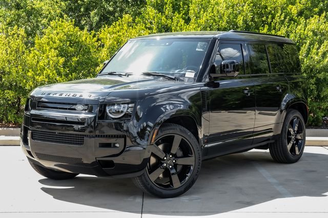 New 2026 Santorini Black Land Rover X-Dynamic SE image 2