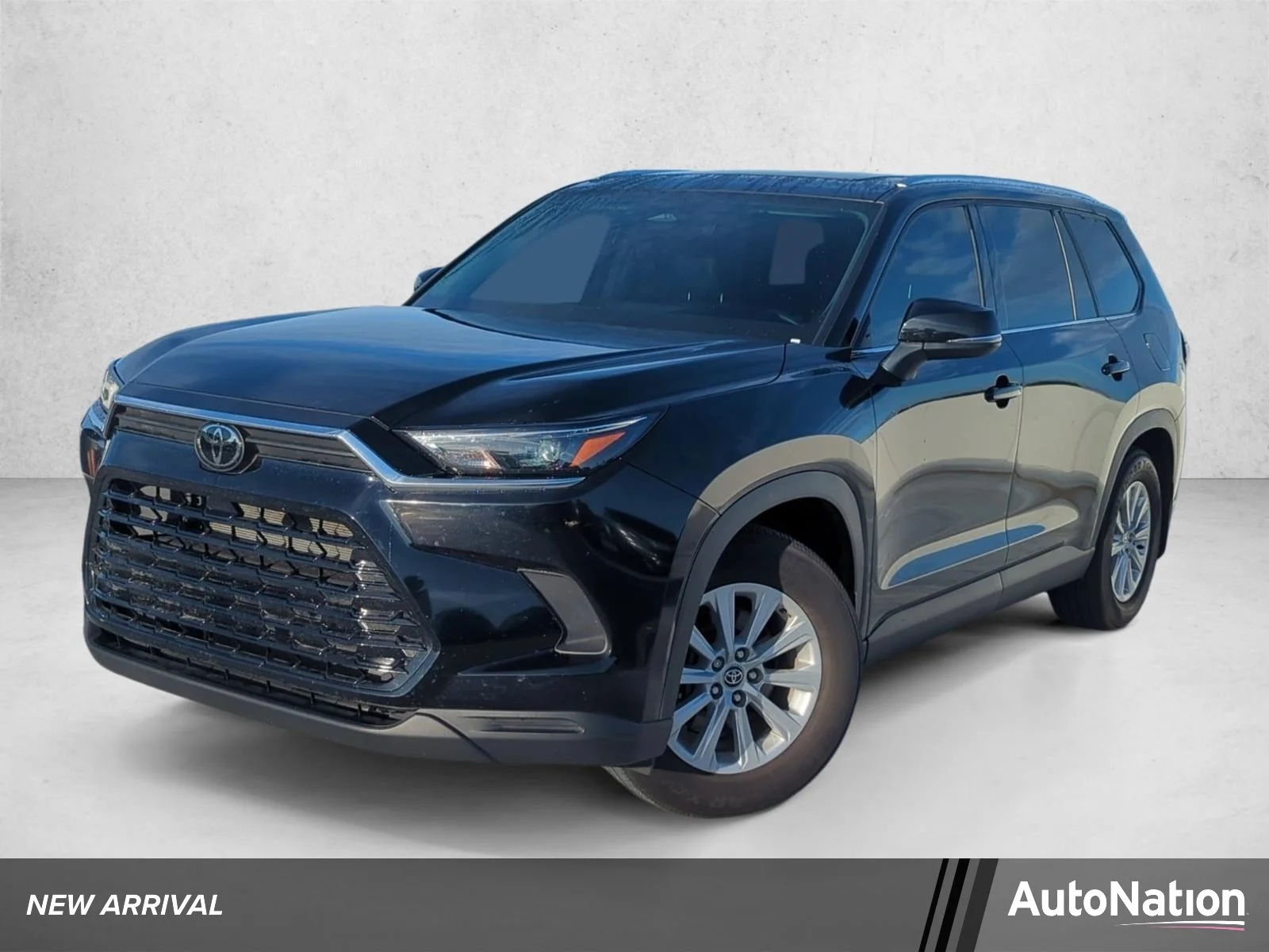 Used 2025 Midnight Black Metallic Toyota XLE image 1