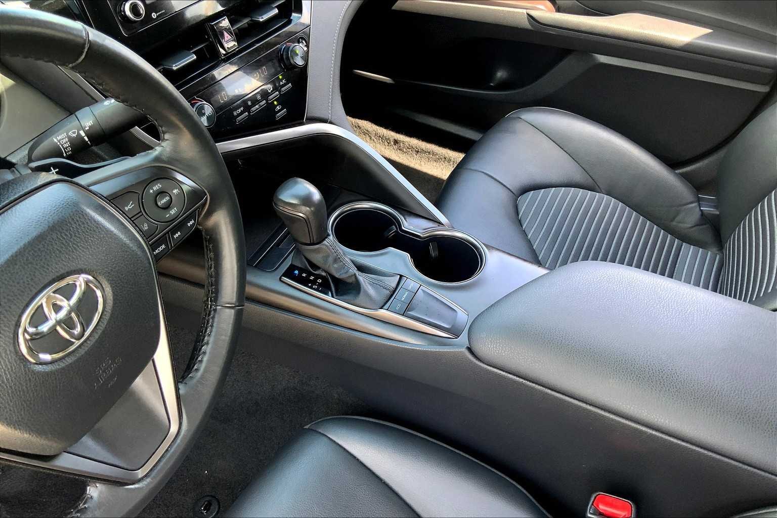 Used 2024 Ice Cap Toyota SE image 16