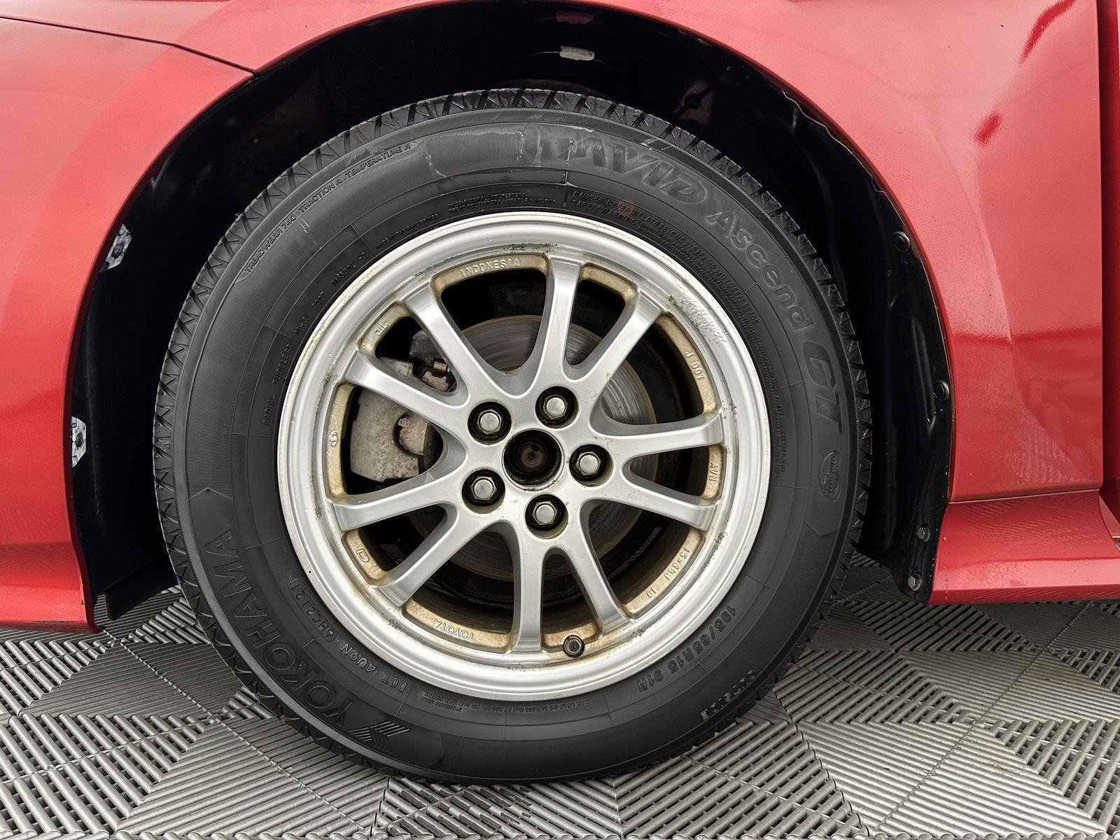 Used 2016 Hypersonic Red Toyota Three image 30