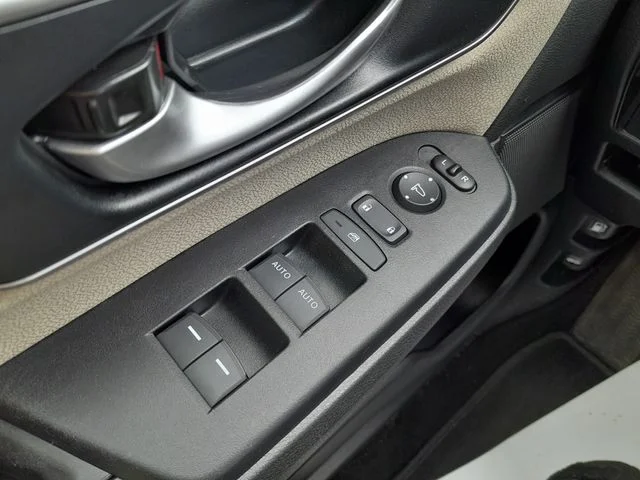 Used 2020  Honda EX image 36