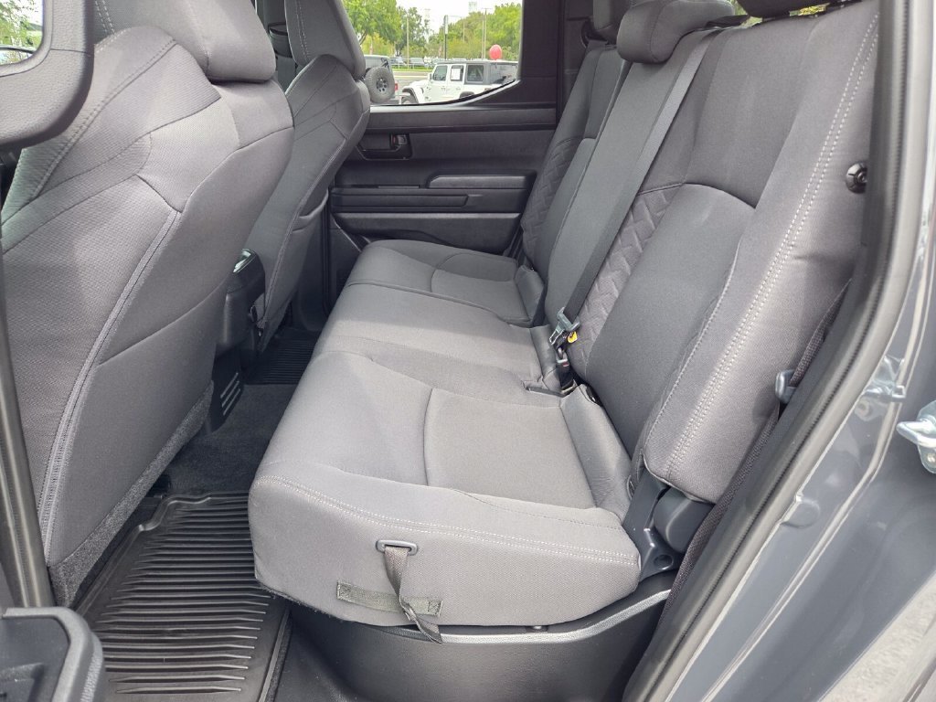 2025 Toyota Tacoma SR5 - Photo 8